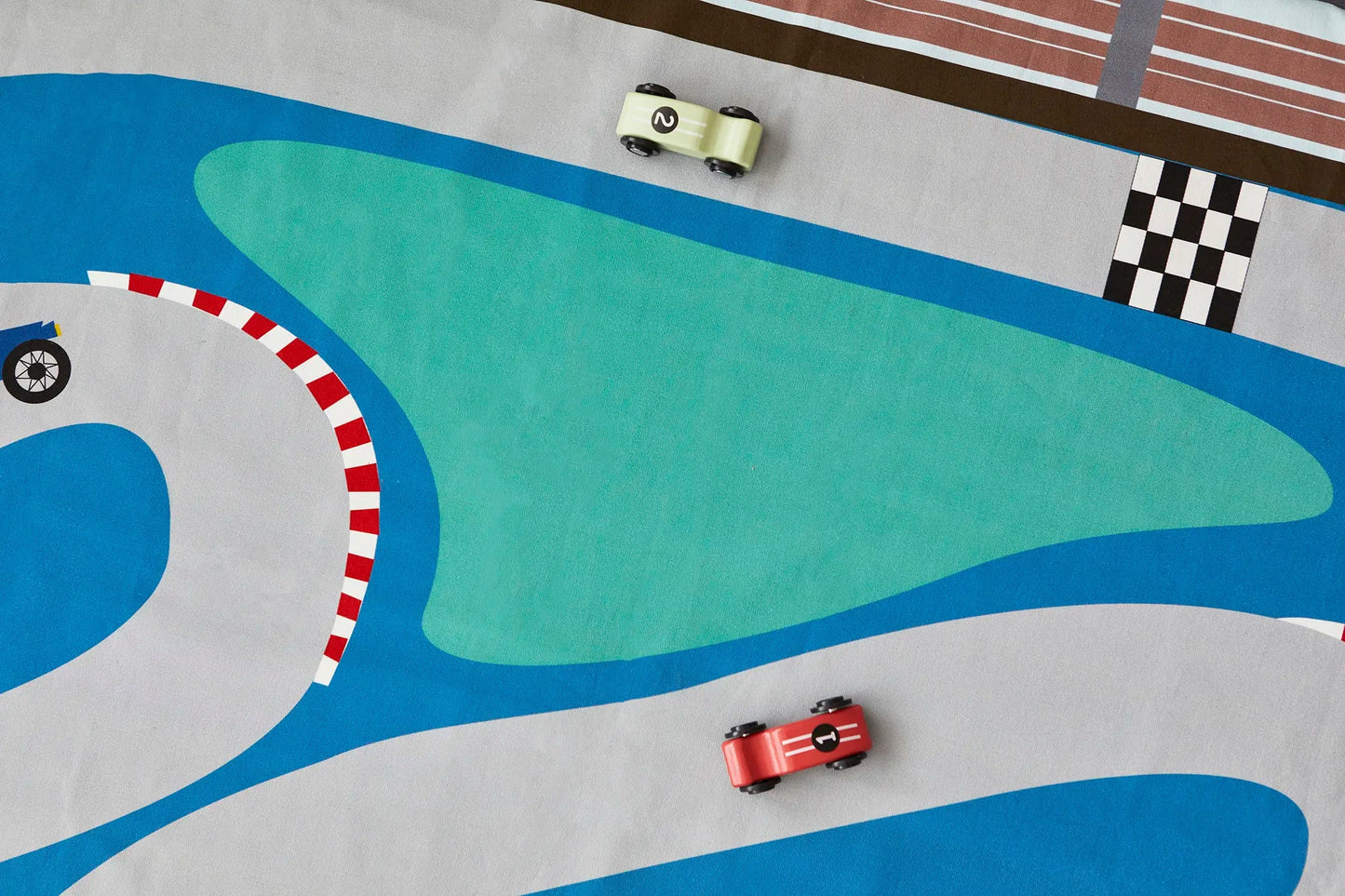 Playmat set for car lovers 100% cotton (includes 2 wooden cars) - Wonderful Little Company ™